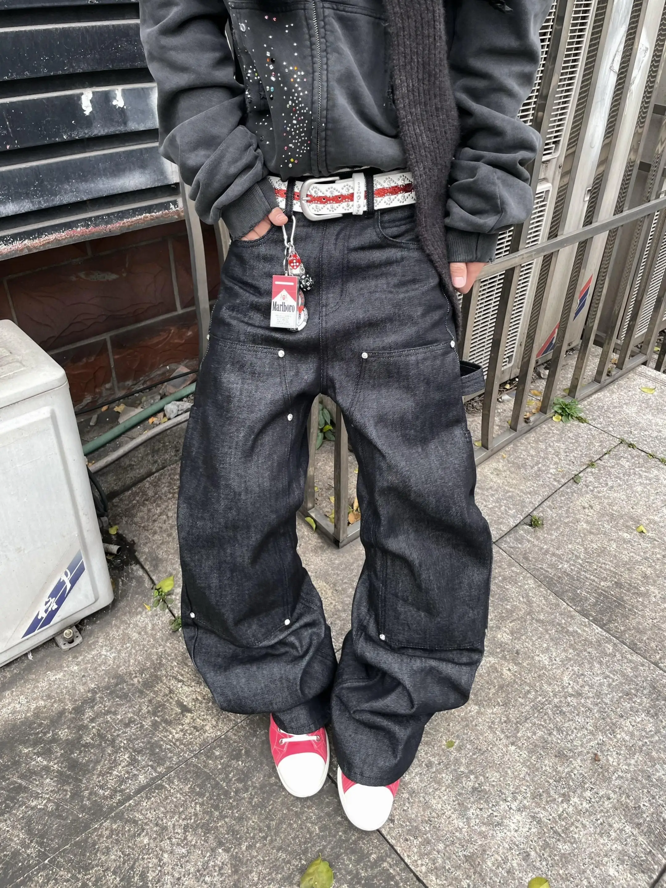 

Мужские джинсы-клеш в стиле ретро-американского стритвира с заклепками и стразами, плотные, прямого кроя, свободные, для работы