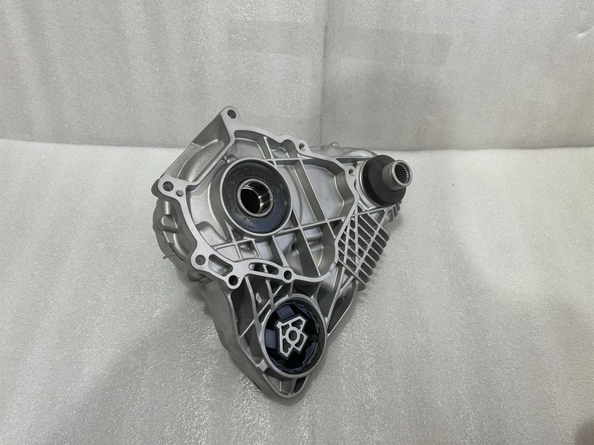 High quality transfer case suitable for BMW X5 X6 F15 F16 transfer case ATC45L OE 27108643151 27107505376 X6 F16 transfer case