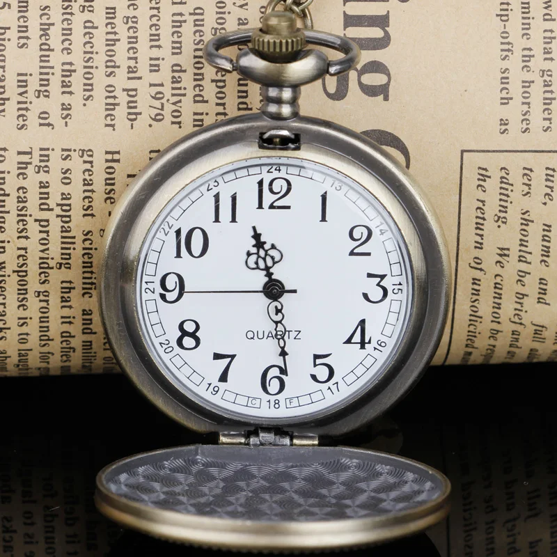 メンズレトロ中空懐中時計ネックレスペンダント刻印数字タイミングアクセサリーペンダント女性への最高の贈り物
