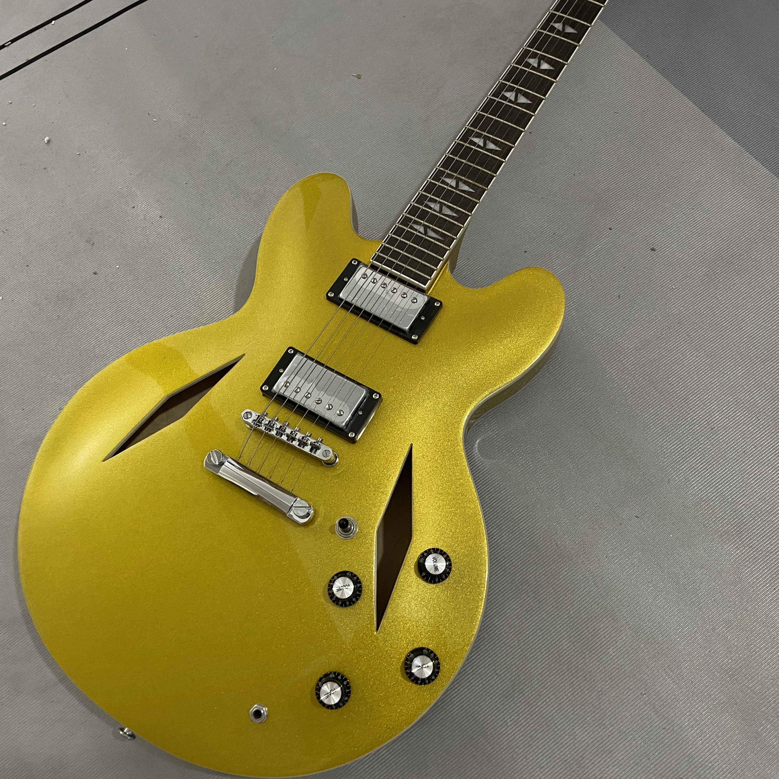 Gitara elektryczna typu half hollow, podstrunnica z palisandru, przetworniki HH, 22 progi, chromowany osprzęt, korpus z klonu, darmowa wysyłka