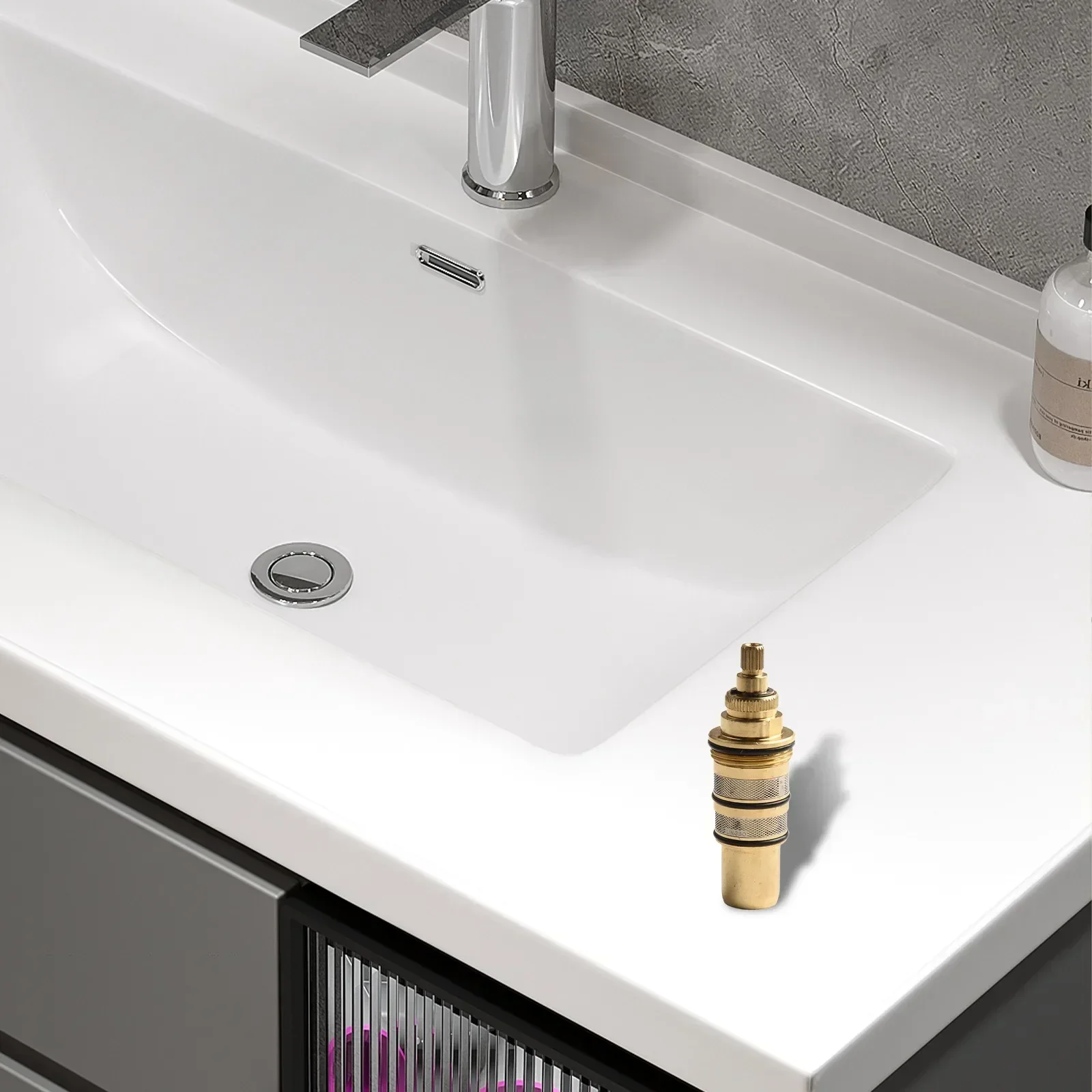 Shower Temperature Control Shower Bar Mixing Built-in Thermal Element Copper Material Good Stability High Control Accuracy