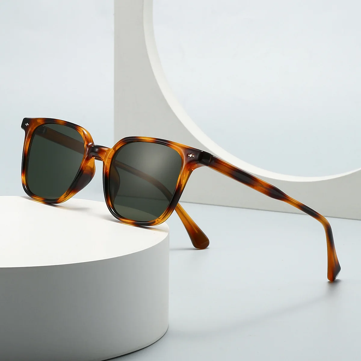 JNPCXI Ins Popular Fashion Square Sunglasses Women Retro Rivets Leopard Shades UV400 Men Sun Glasses