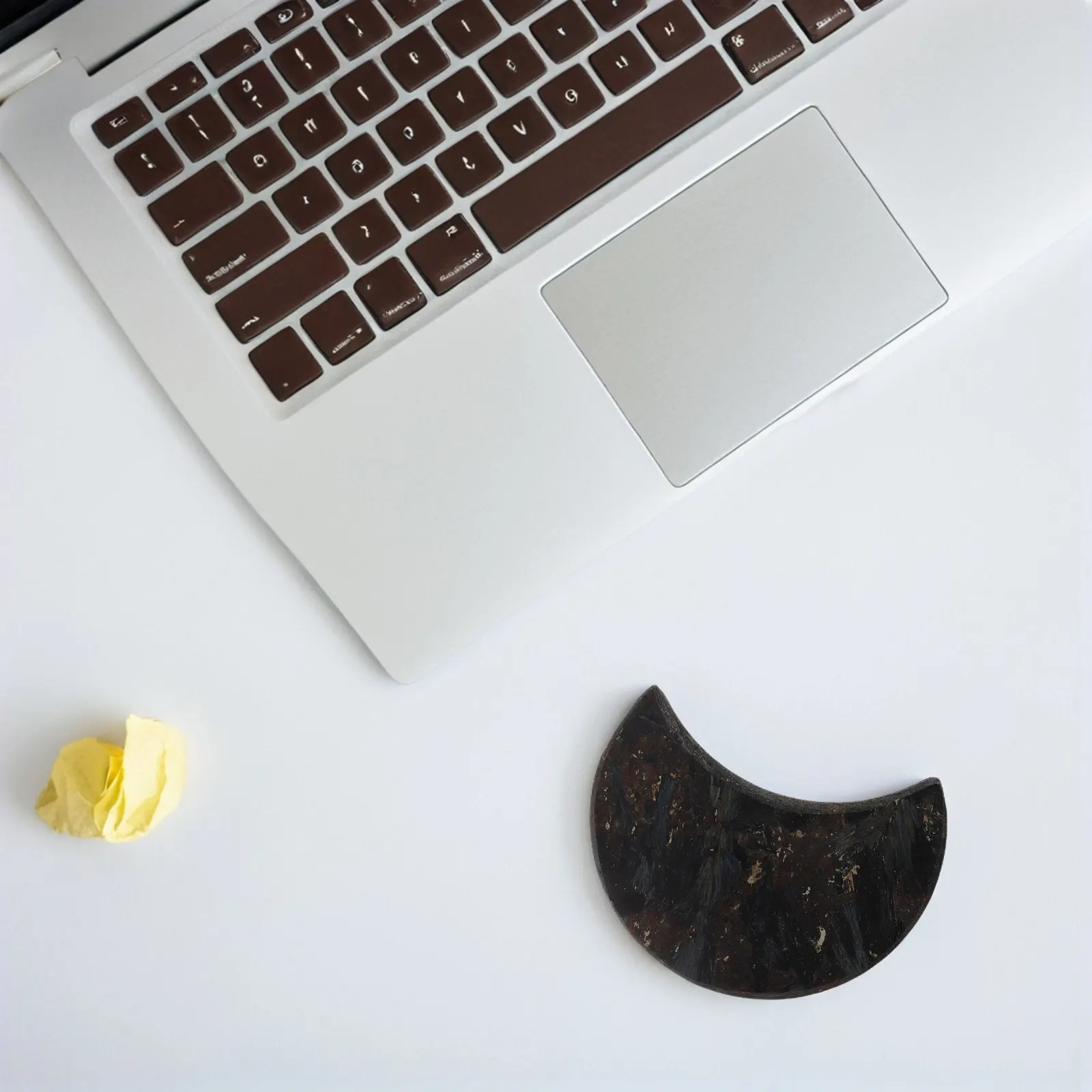Crystal Stone Moon Ornament Natural Moon Shaped Desktop Decor for Home Office Shelf Living Room Tabletop Elegant Shine