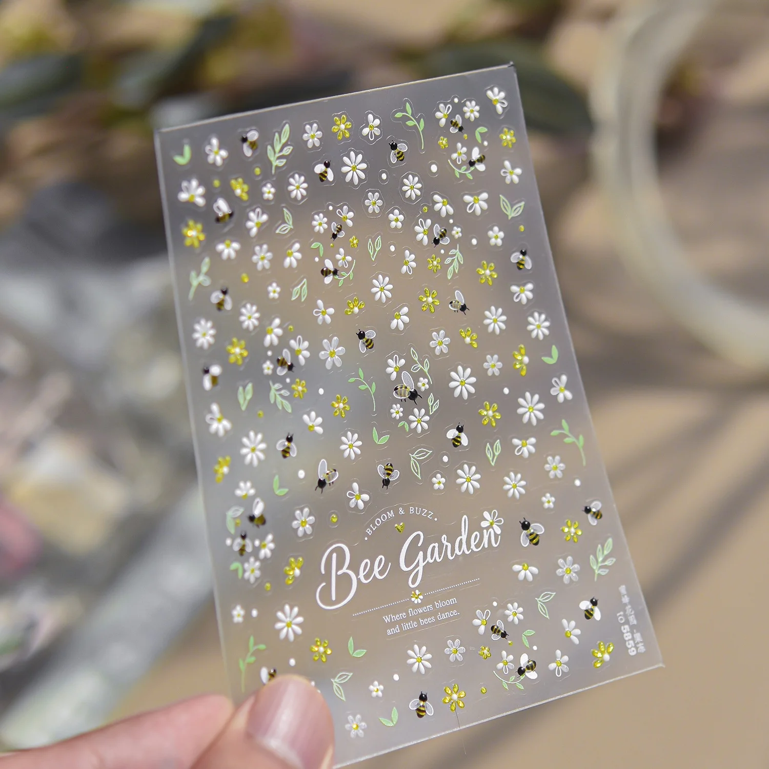 Pastoral Bee Garden 5D Nail Art Stickers White Daisy Yellow Flower Lovely Bee Element Sweet Floral Self Adhesive Nail Decals