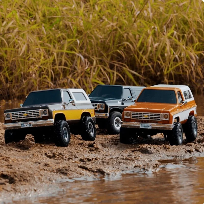 รถบังคับวิทยุ FMS 1:24 เชฟโรเลต K5 เบลเซอร์ รุ่นจำลองรถกระบะย้อนยุค รถปีนเขาบังคับวิทยุ ของขวัญวันเกิดสำหรับเด็กผู้ชาย