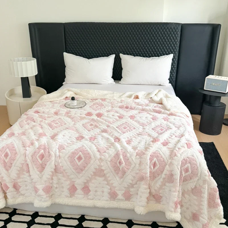 yesGeometric Patterned Jacquard Fleece Blanket Double Layer Thick Warm Taffeta Sofa Throw Blanket Spring Autumn Plush Bed Blanke