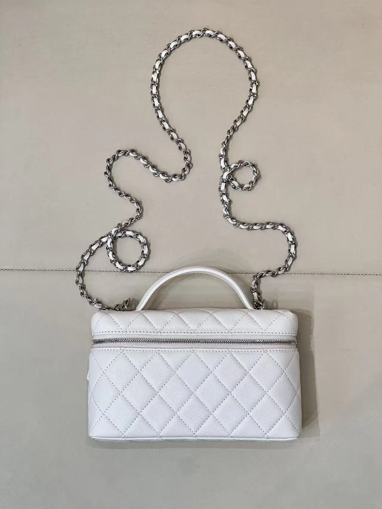 

Diamond Caviar Pattern Cowhide Small Fragrant Cosmetic Handbag Tote Lunchbox Bag Female Case Bag Shoulder Bag Crossbody Bag Wome