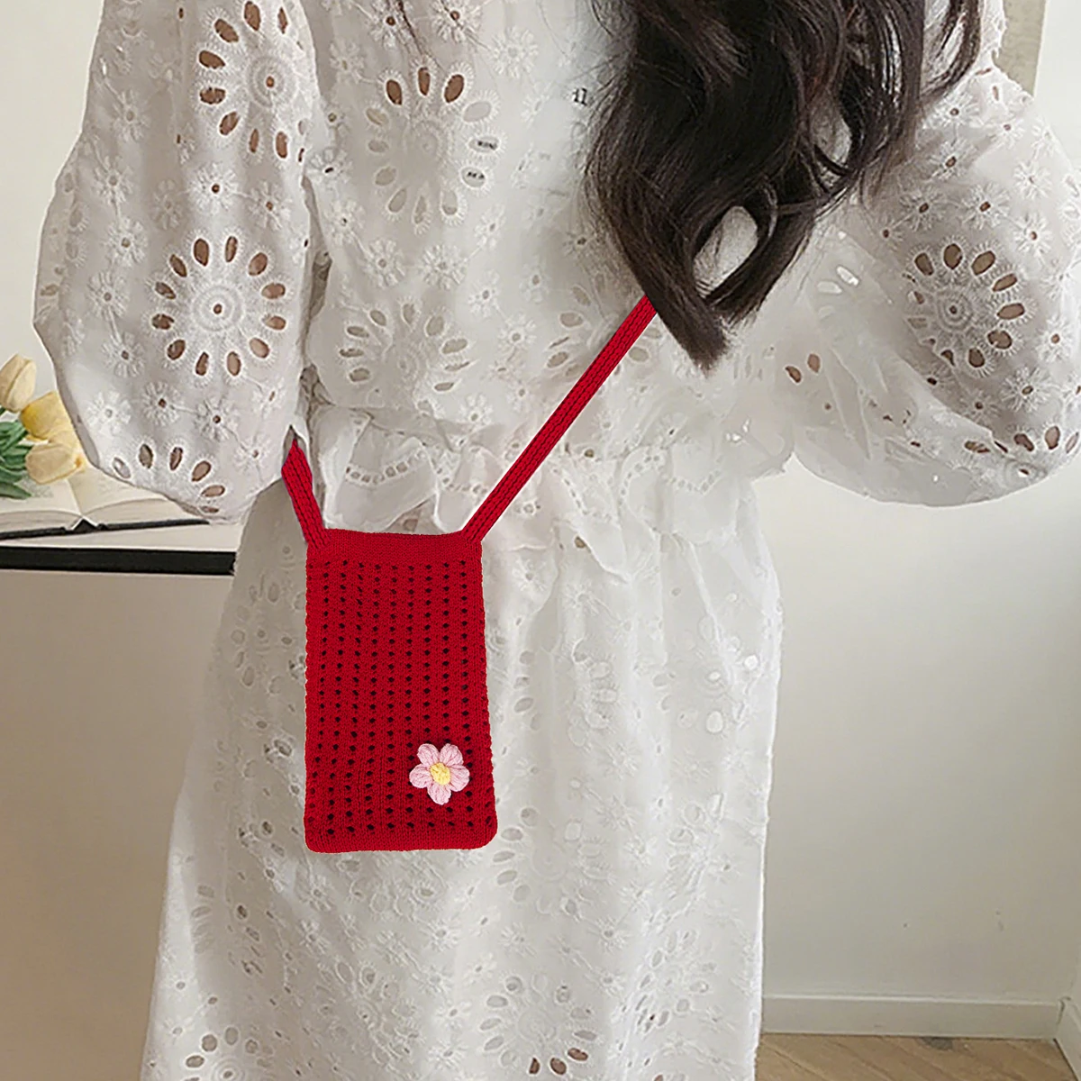 Crochet Flower-Decorated Knitted Hollow-Out Crossbody Phone Bag, Foldable and Portable for Women, Can Hold a Phone and Cosmetics, Suitable for Daily Use, Vacation, School, Commuting, and Sports, Suitable for All Seasons