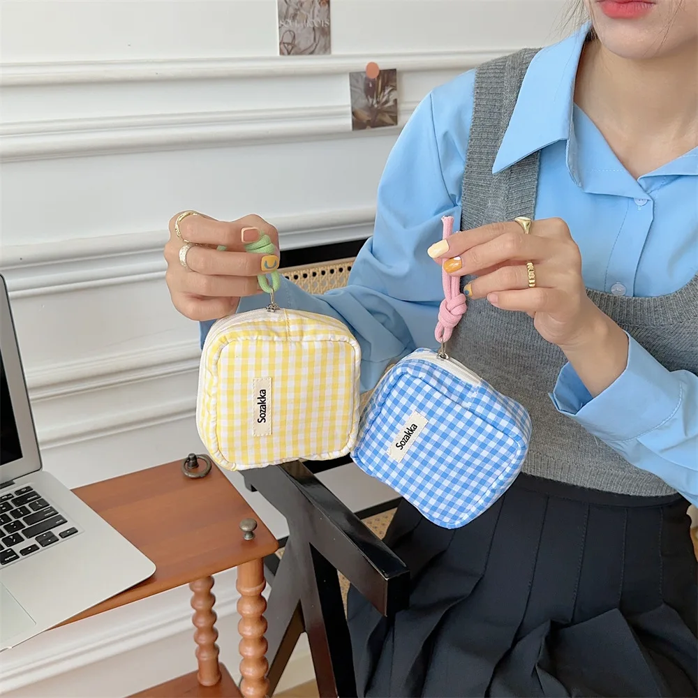 Mini Cute Lattice Square Cosmetic Bag Women Portable Earphones Lipstick Sanitary Napkins Storage Pouch Small Makeup Zipper Bags