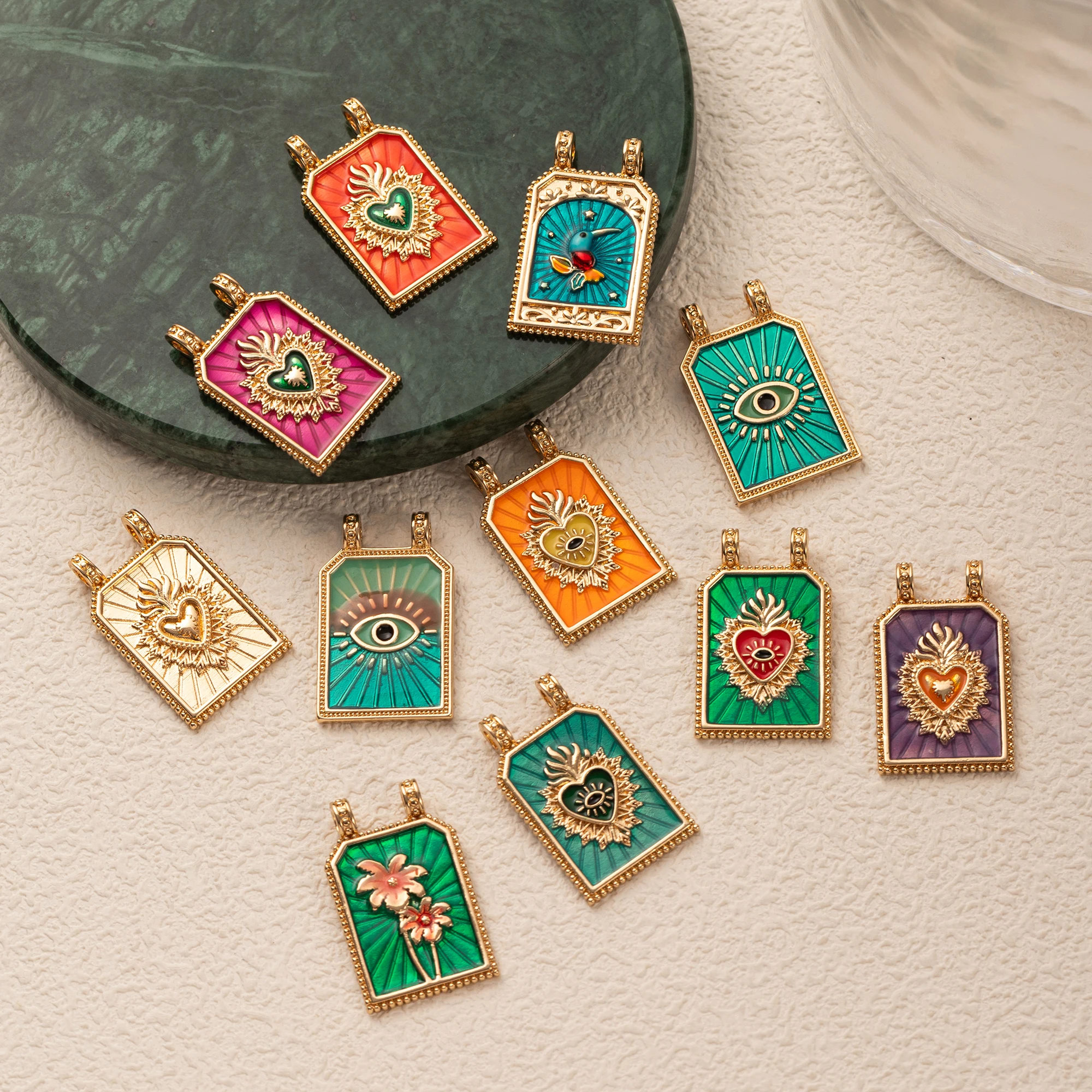 يقطر النفط الحب بطاقة التارو DIY اليدوية قلادة القلب المقدس عيون زهرة مطلية بالذهب اللون المحفوظ