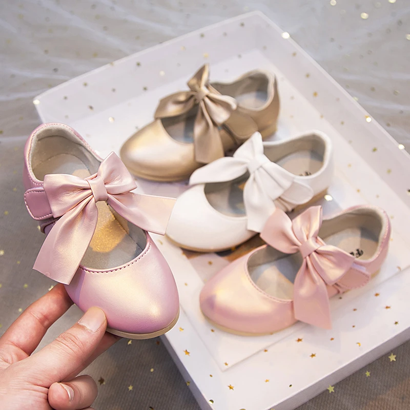 

Весенняя детская обувь 2024, обувь для девочек, обувь принцессы, модные сандалии для девочек, детская обувь на один каблук, летние сандалии для девочек с бантом