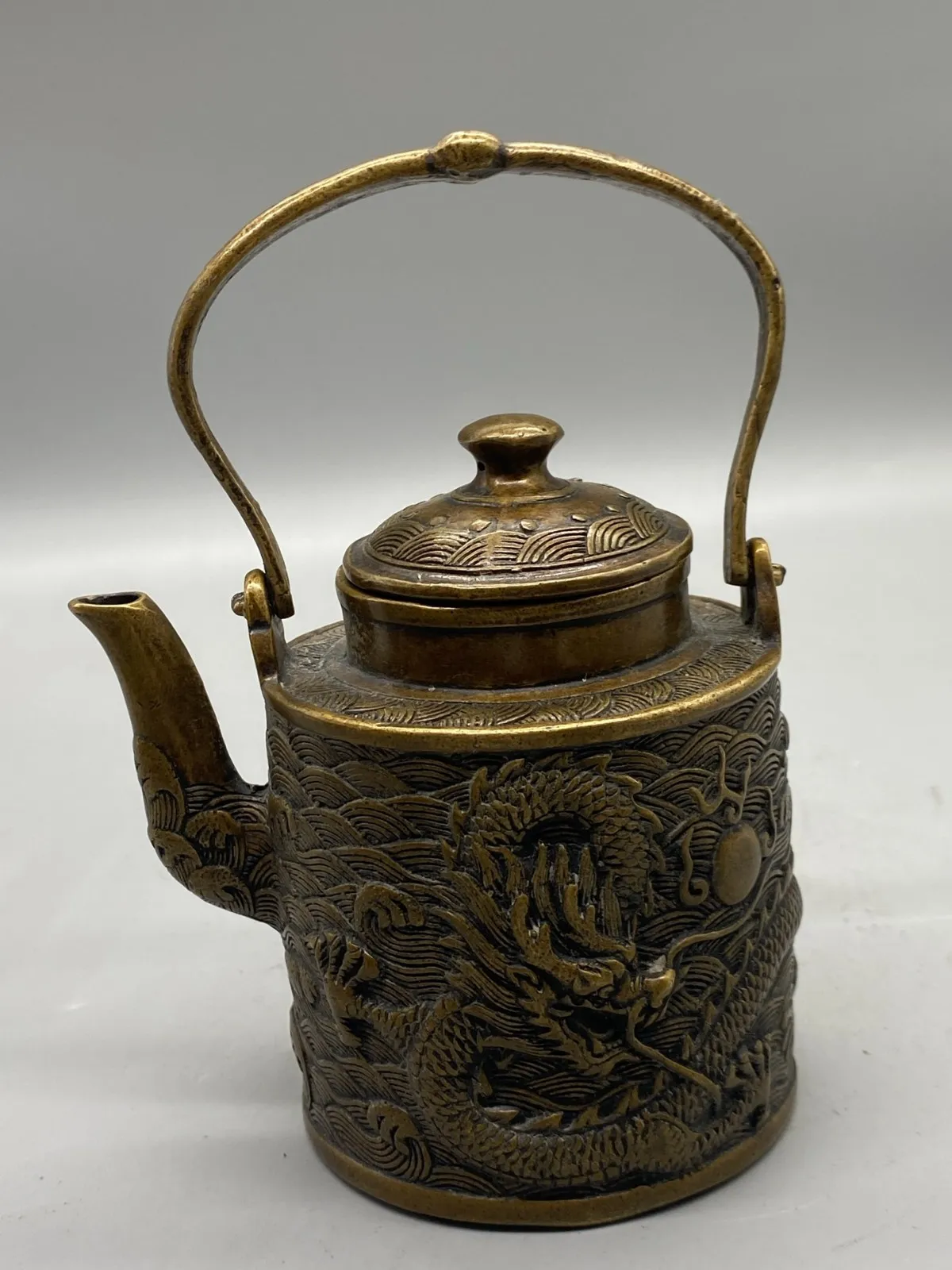 Antique Pure Copper Sea Water Dragon Pattern Pot