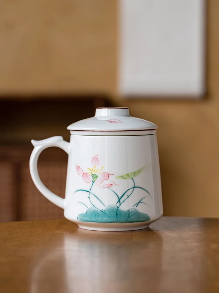 

Hand-Painted White Porcelain Lotus Flower Tea Cup Cerc Office Mug with Filter Women's Special Tea Brewing Cup Water Mug