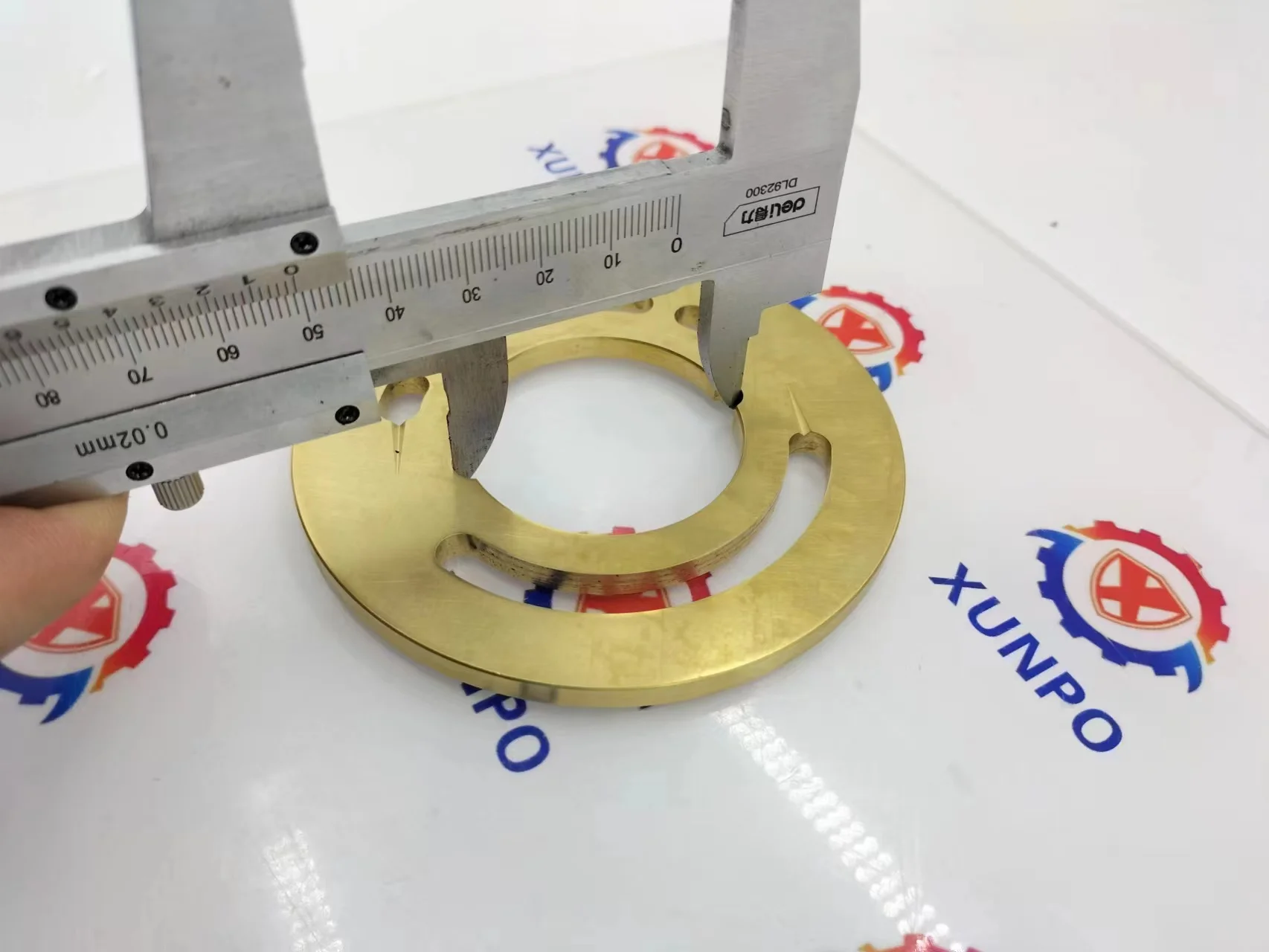 Hydraulic Axial Piston Pump Valve Plate Right Hand Rotation R for A10VSO45 A10VS45 Main Pump Parts