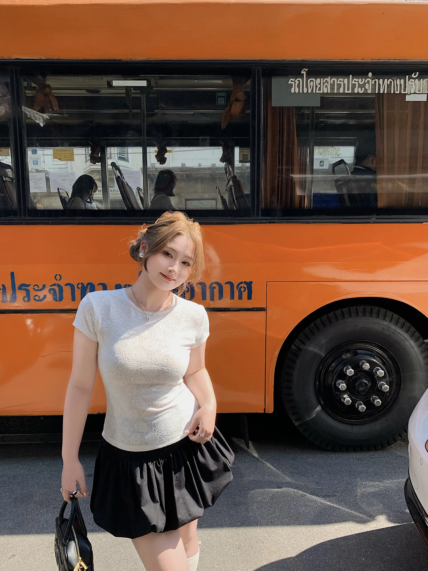 

Женская футболка с кружевным цветочным узором, коротким рукавом и круглым вырезом, приталенная, повседневная, влагоотводящая, высококачественная, для больших размеров