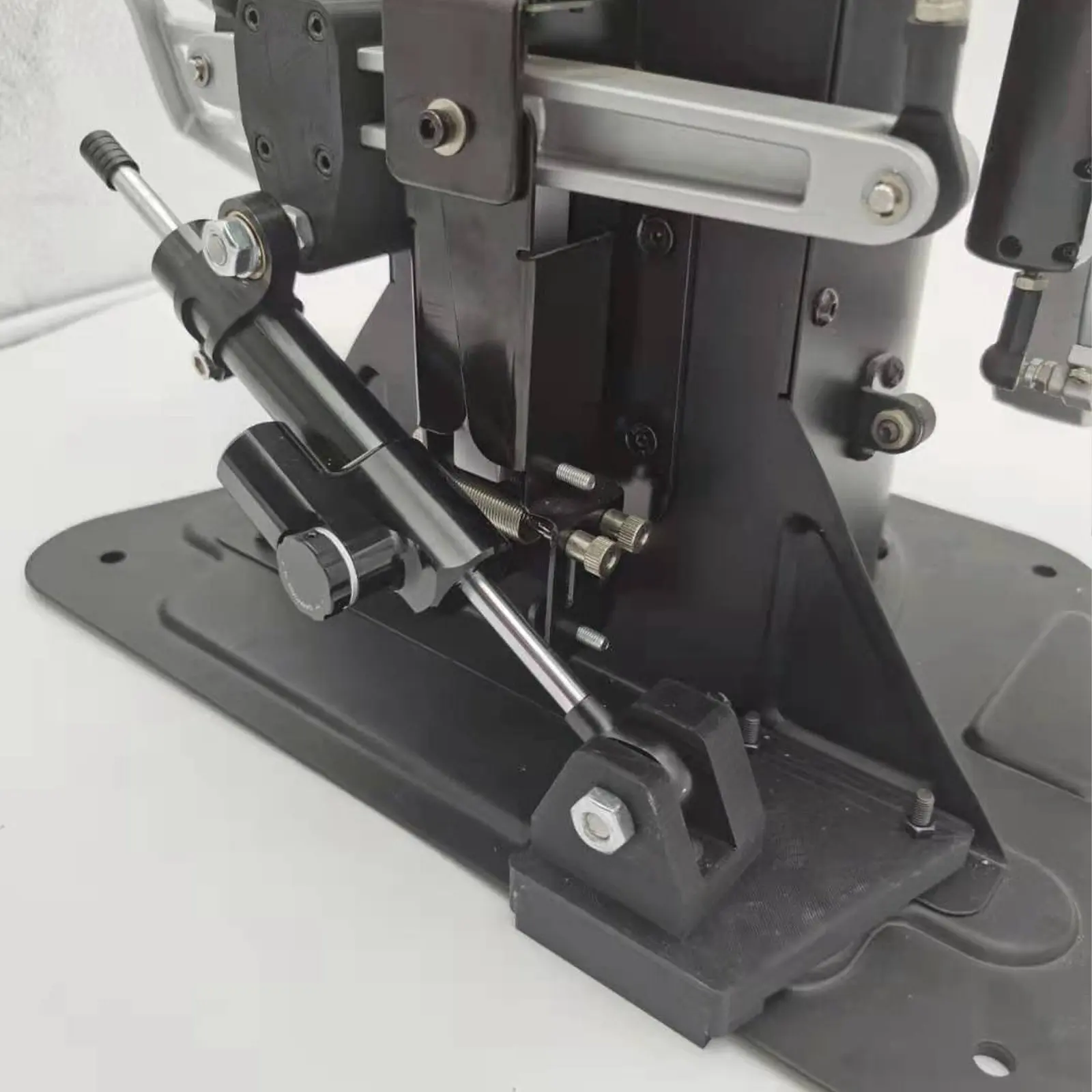 Imagem -04 - Thrustmaster Tpr Leme Damper pé Leme Kit de Amortecimento Jogo Corrida Acelerador Freio Embreagem Pedal Amortecimento
