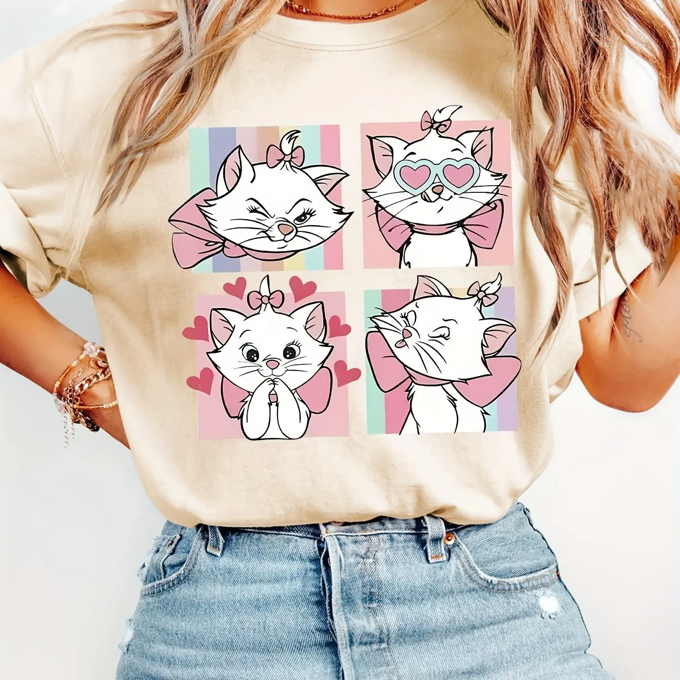 

Женская повседневная футболка с коротким рукавом Disney — графический принт Playful Minnie Cat с 4 панелями, круглый вырез в стиле ретро