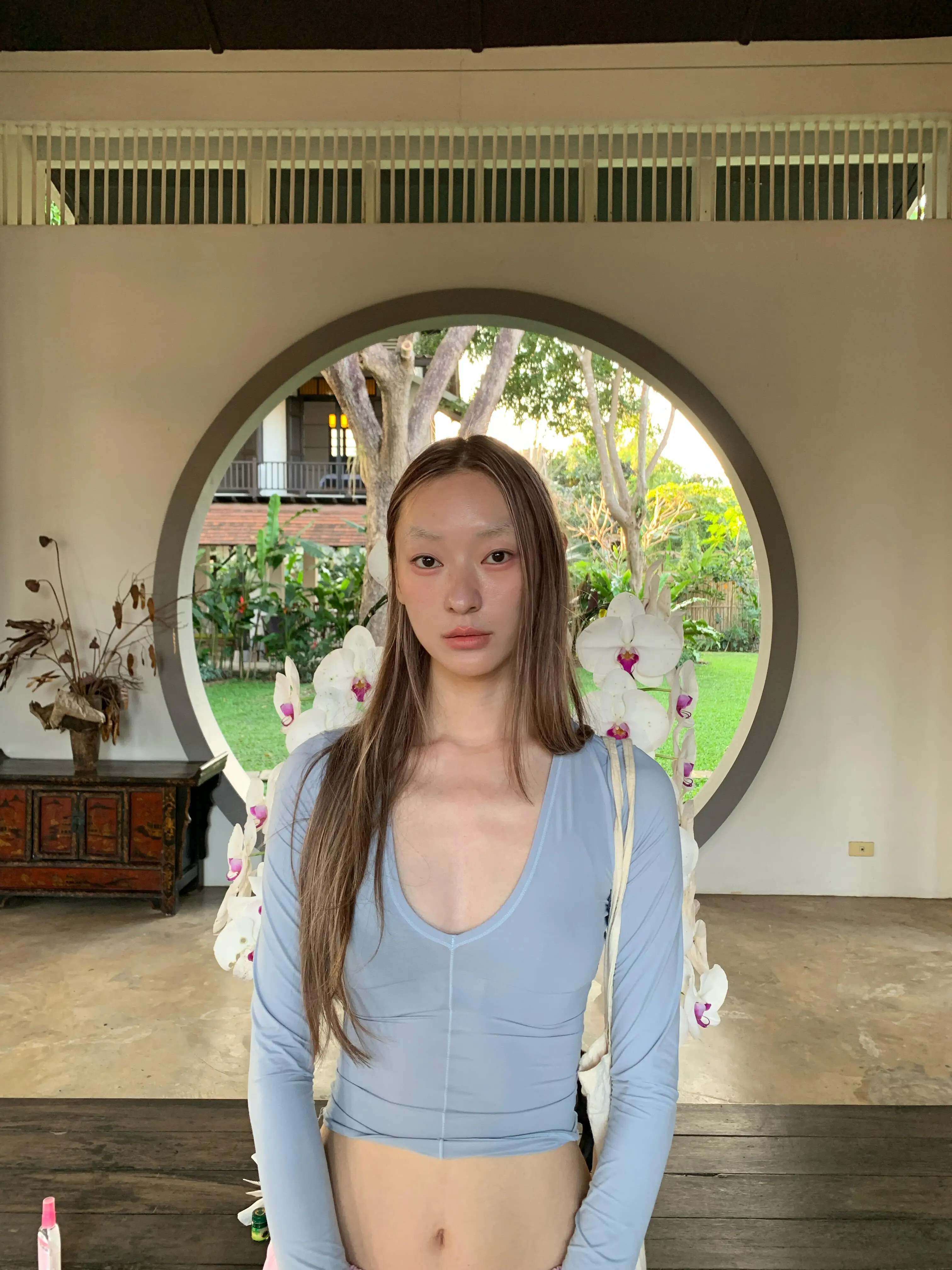 Spring Summer 2026 Women's Slim Fit Long Sleeve V-Neck T-Shirt Ultra-Modern Design Sensation Curve Reformation Base Layer Shirt