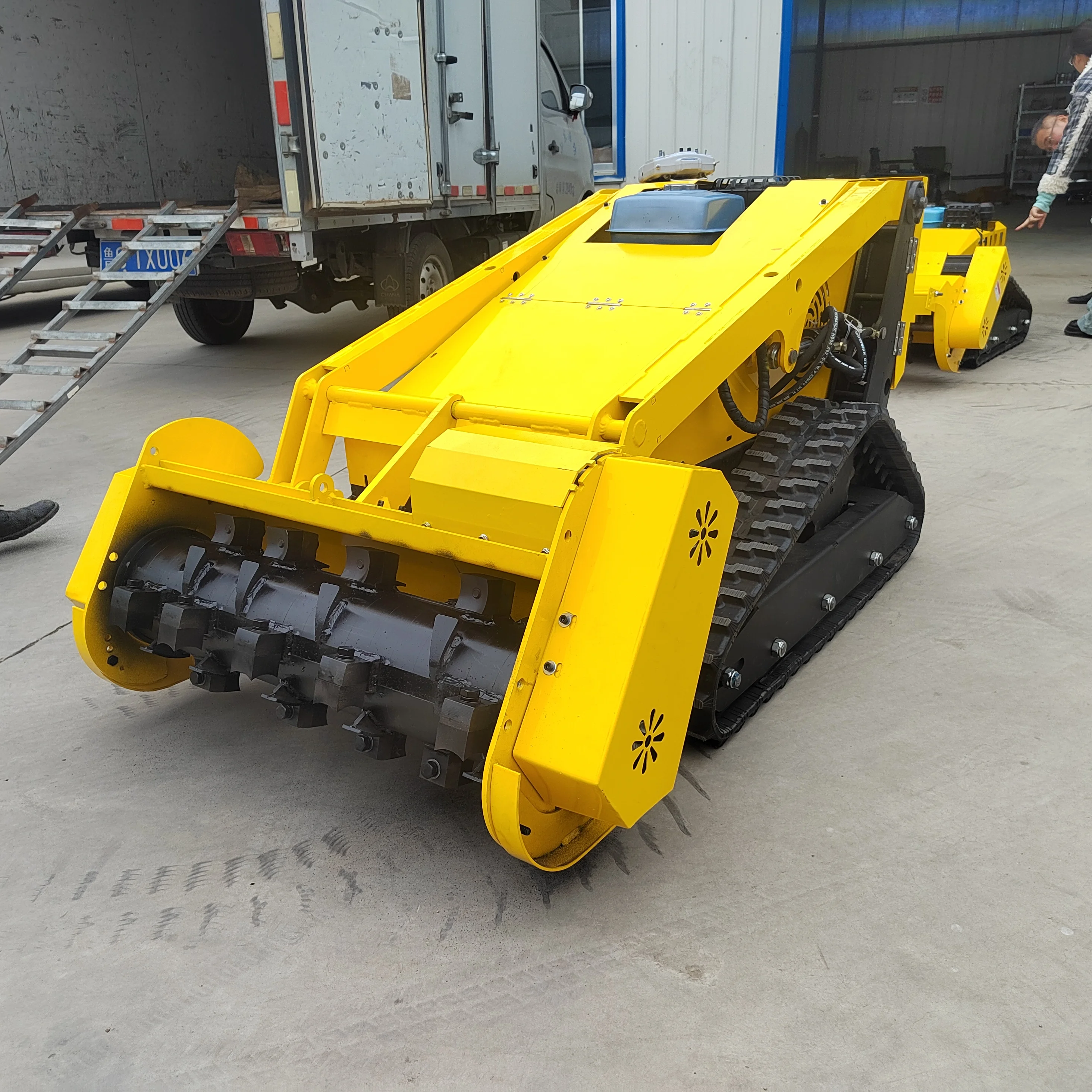 Tosaerba semovente, robot diserbatore robot automatico con telecomando |   Tracce cingolate per tutti i terreni per Reclamatio da giardino