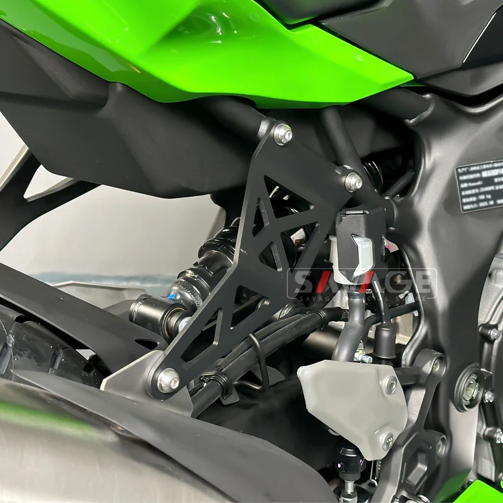 Rear Footrest Blanking Plate For KAWASAKI NINJA ZX-4R ZX-4RR ZX-25R Motorcycle Foot Peg Exhaust Hanger Bracket ZX4R ZX25R ZX400R