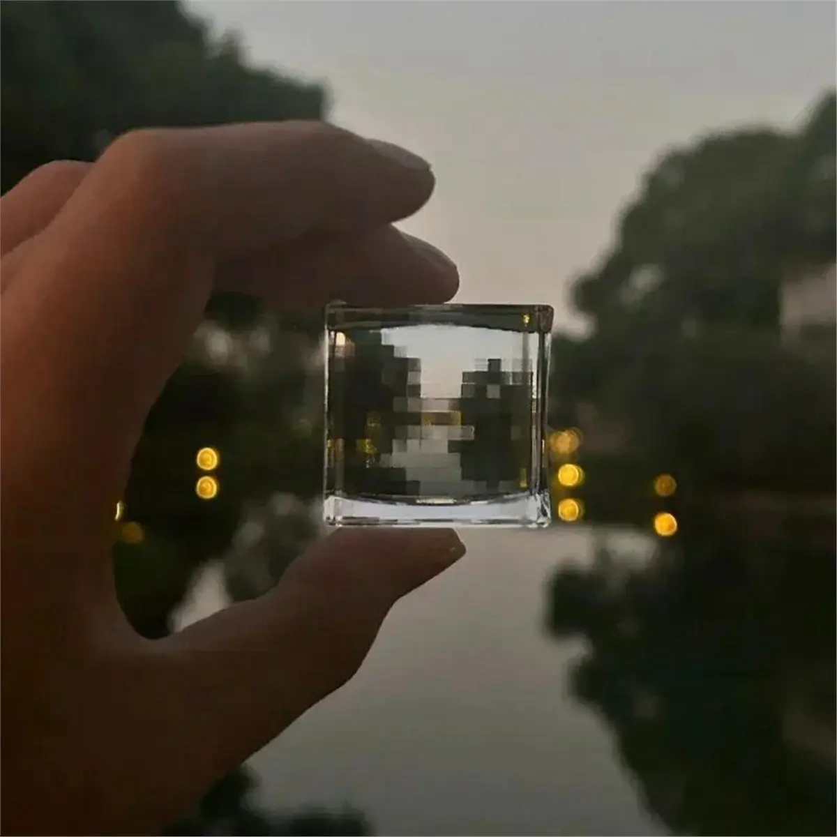 Crystal Pixel Stone Photography Filter Prism Light Effect Tool for Photo Lovers for Photography and Art Enthusiasts