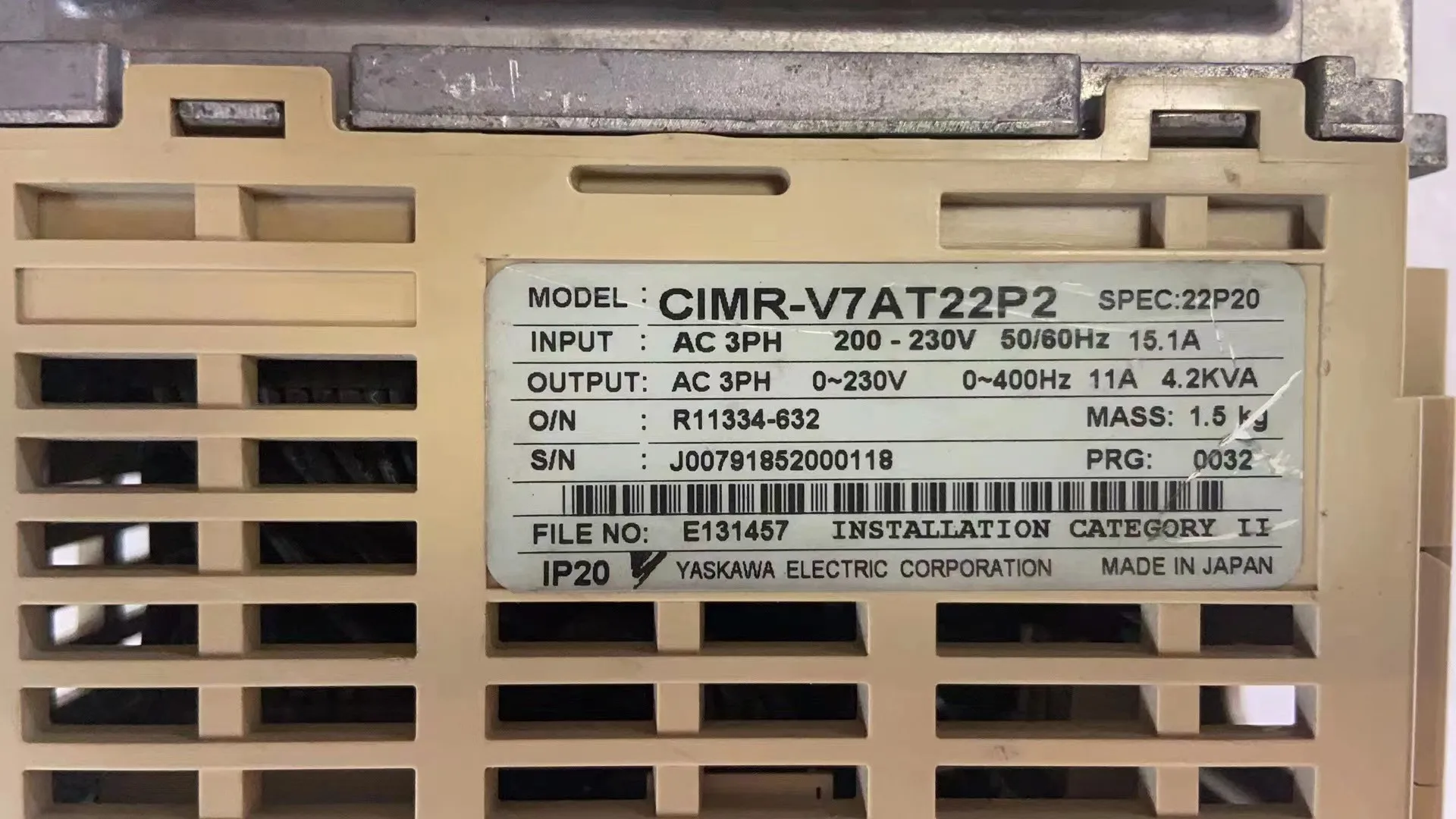 Second-hand   CIMR-V7AT22P2  Inverter  tested  ok  200V Power 2.2Kw