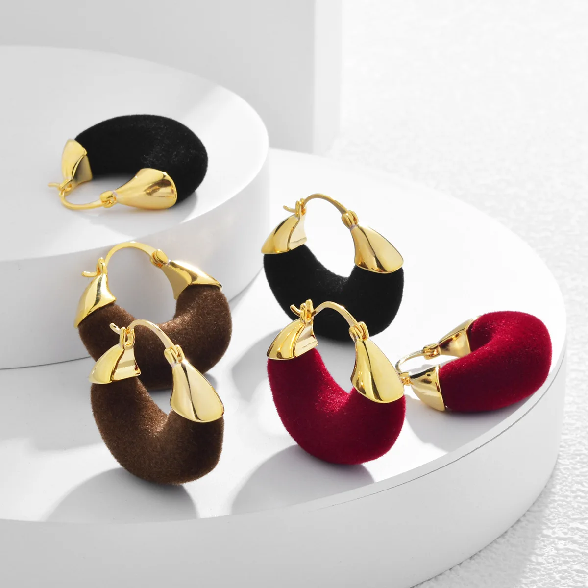 2024 autumn and winter new flocking retro light luxury high-end ear buckle fashion temperament personalized earrings earrings wo