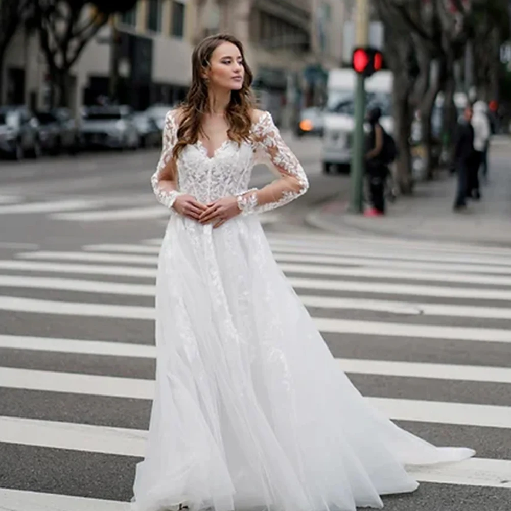 

Vintage Long Sleeves V-neck Lace Applique See Through Back Bridal Grown Custom Made 2025 Vestido De Noival