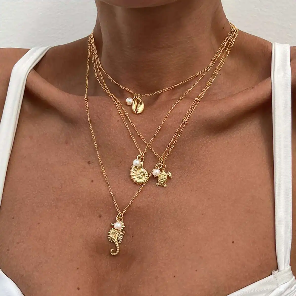 Ingemark 4Pcs/Set Tiny Metal Conch Scallop Sea Turtle Pendant Choker Necklace for Women Summer Boho Thin Chain Neck Jewelry Gift