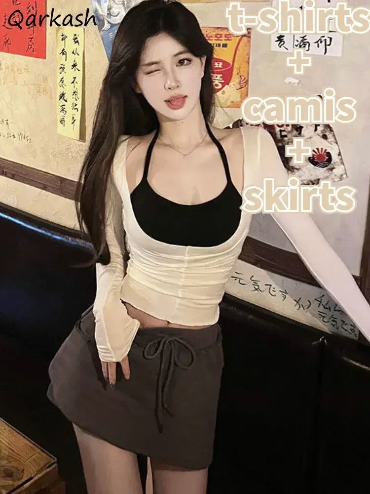 

Комплекты из 3 предметов, женские милые футболки с лямкой на шее, майки с открытой спиной, элегантные мини-юбки, винтажная уличная одежда, весенняя мода, праздник, простой