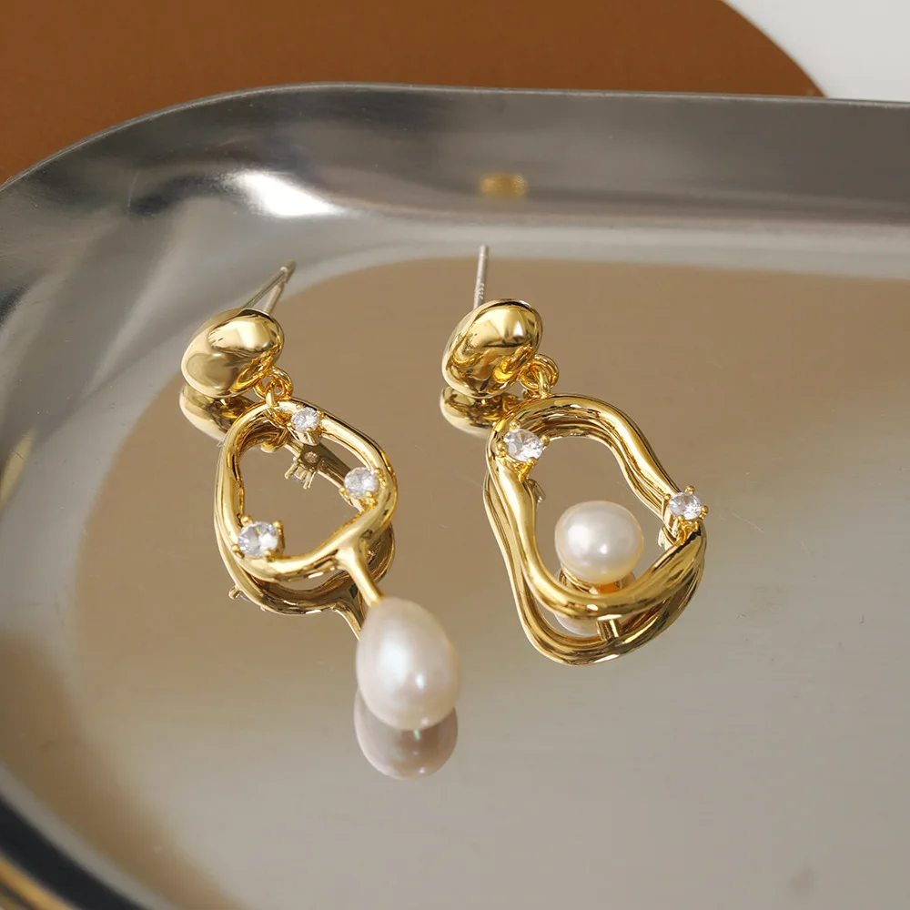Kshmir French Vintage Asymmetrical Metal Pearl Earrings for Women Baroque Style Elegant Wedding Jewelry Gifts