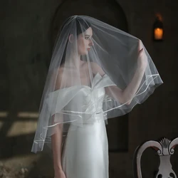 Velo de novia blanco exquisito hecho a mano, borde de cinta de dos capas, tul liso para novias, velo con peine para el cabello V853