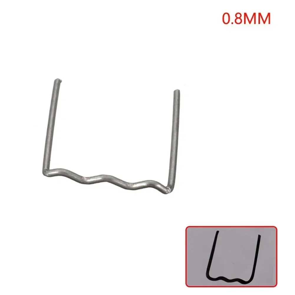 100 PZ 0.6/0.8mm Cucitrice A Caldo Graffette Chiodo di Saldatura Per Auto Paraurti Graffette Saldatore di Plastica Kit di Riparazione di Saldatura