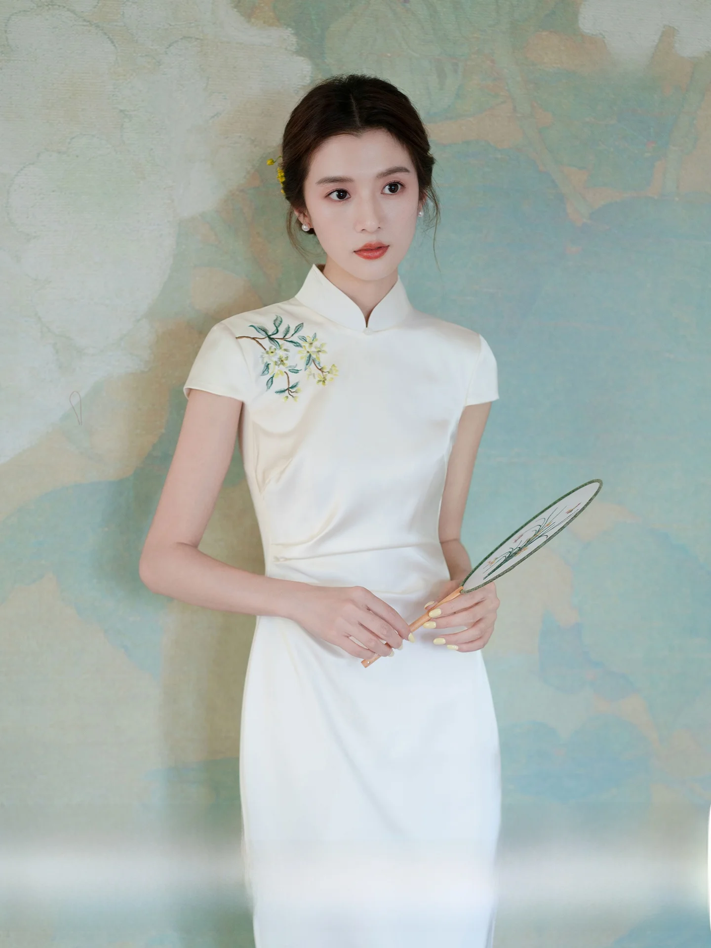   Chinesisches Brautkleid für Herbst und Winter, Verlobungs- und Anstoßkleidung, Rundhals, Bestickt, Polyester, Kurzarm