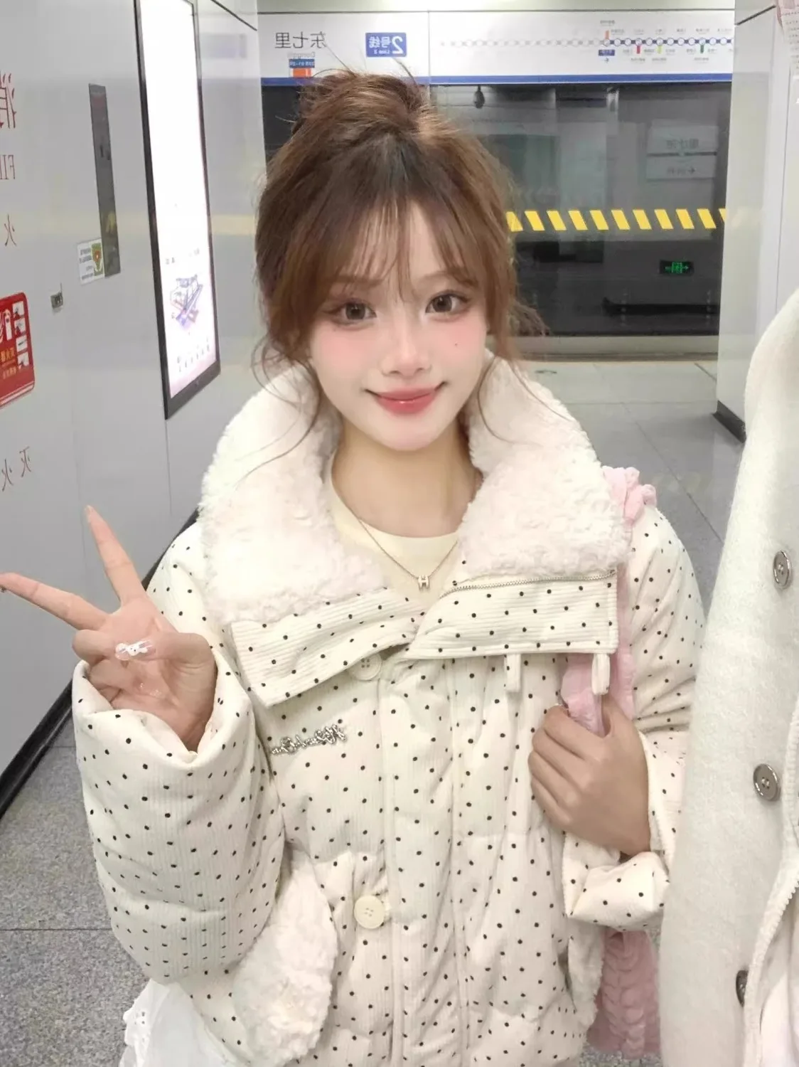 

Парки для женщин и девочек, короткие зимние парки с пышными стегаными подкладками и потайными поясами, изысканные, высококачественные, изысканные, элегантные, однотонные, премиум-класса