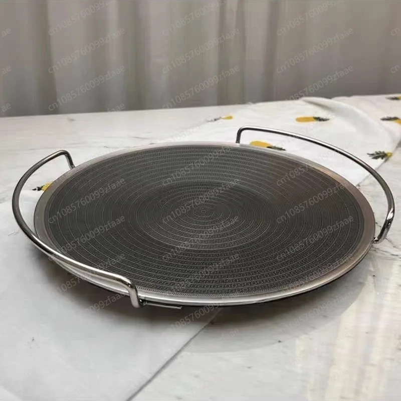 Three-layer steel integrally formed frying pan, non-stick baking pan