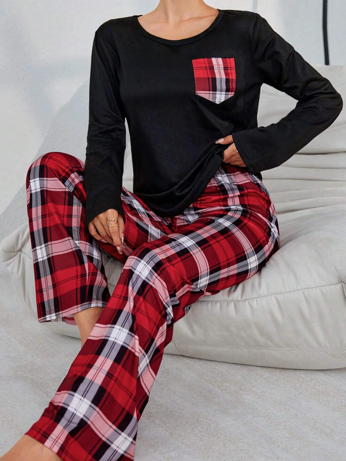 Spring-summer-autumn-winter Women's Round-neck Padded Long-Sleeved Checkered Pants for Casual Homewear Set of 2 Pieces