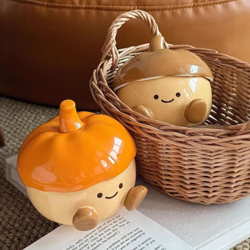 

Plump Chestnut Ceramic Hand-Painted Underglaze Enamel Cute Niche Ashtray with Lid Ceramic Ashtray