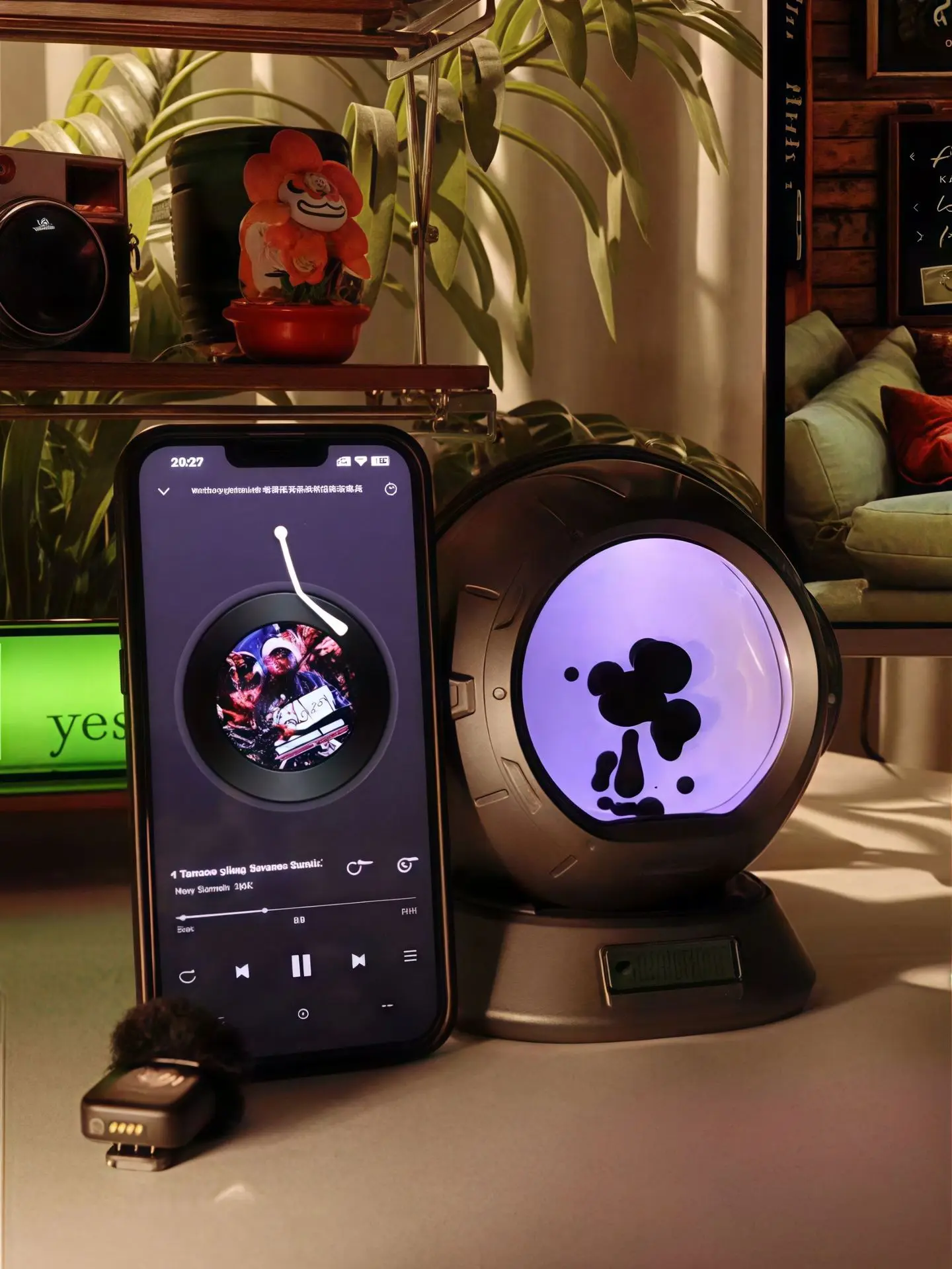 Magnetic fluid venom bluetooth audio pickup rhythm light decompression creative ornament speaker men and women birthday gifts
