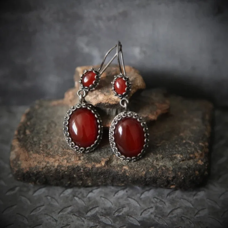 Vintage Oval Inlaid Red Zircon Women Earrings Classic Personality Ancient Silver Color Drop Earrings Jewelry