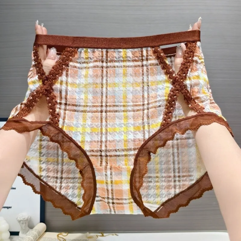 The New High-end Women's Underpants Perforated Checkered Patterns Popular Instagram Pure Sensual Lace Triangle Pants Breathable