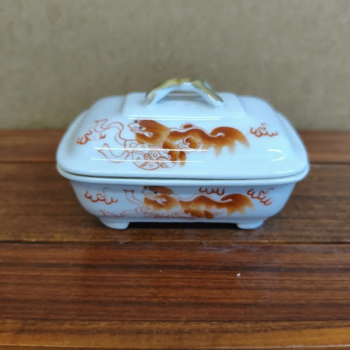 Antique Collection Pure Hand Painted Taishi Shaobao Lion Pattern Soap Holder Decorative Box