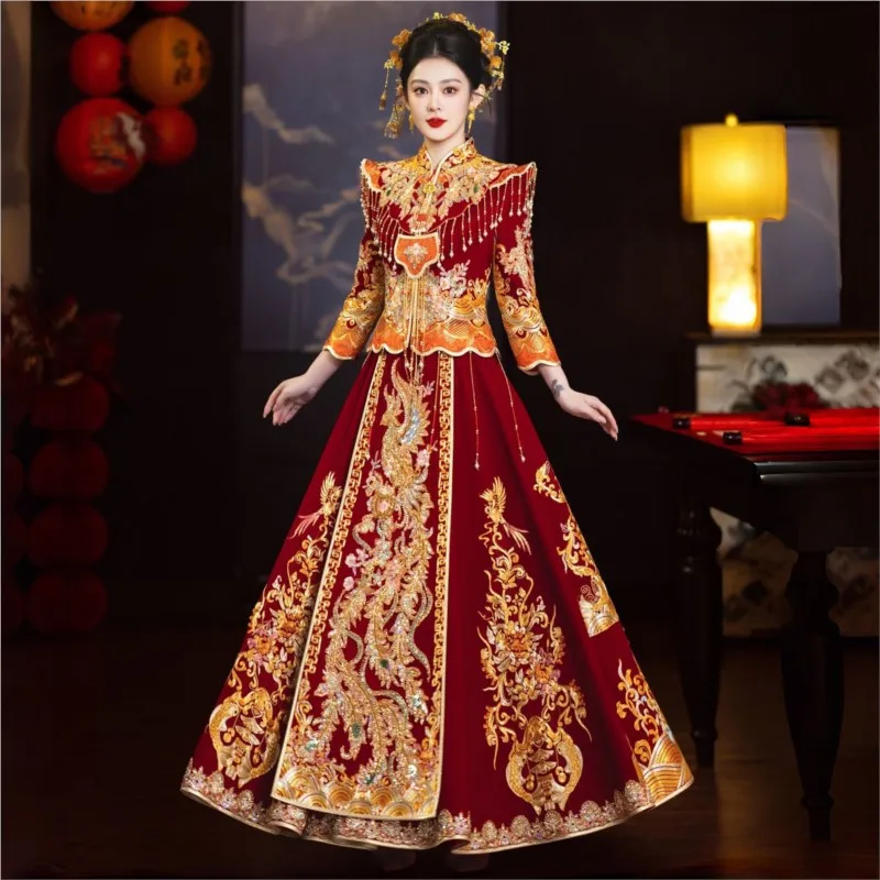 

New wedding attire Phoenix crown and red dress bride's dragon toasting for women