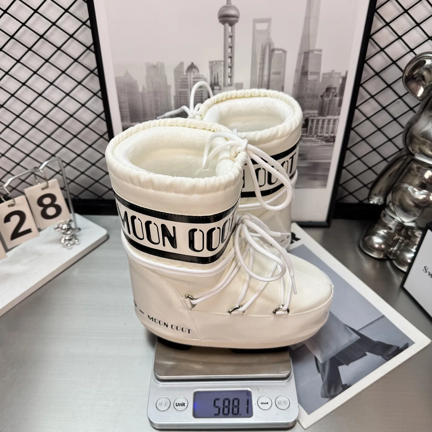 Winter Thick Bottomed Fleece Lined Snow Boots Women's Short Chunky Moon Boots Warm Cotton Boots Fashionable Increased Height