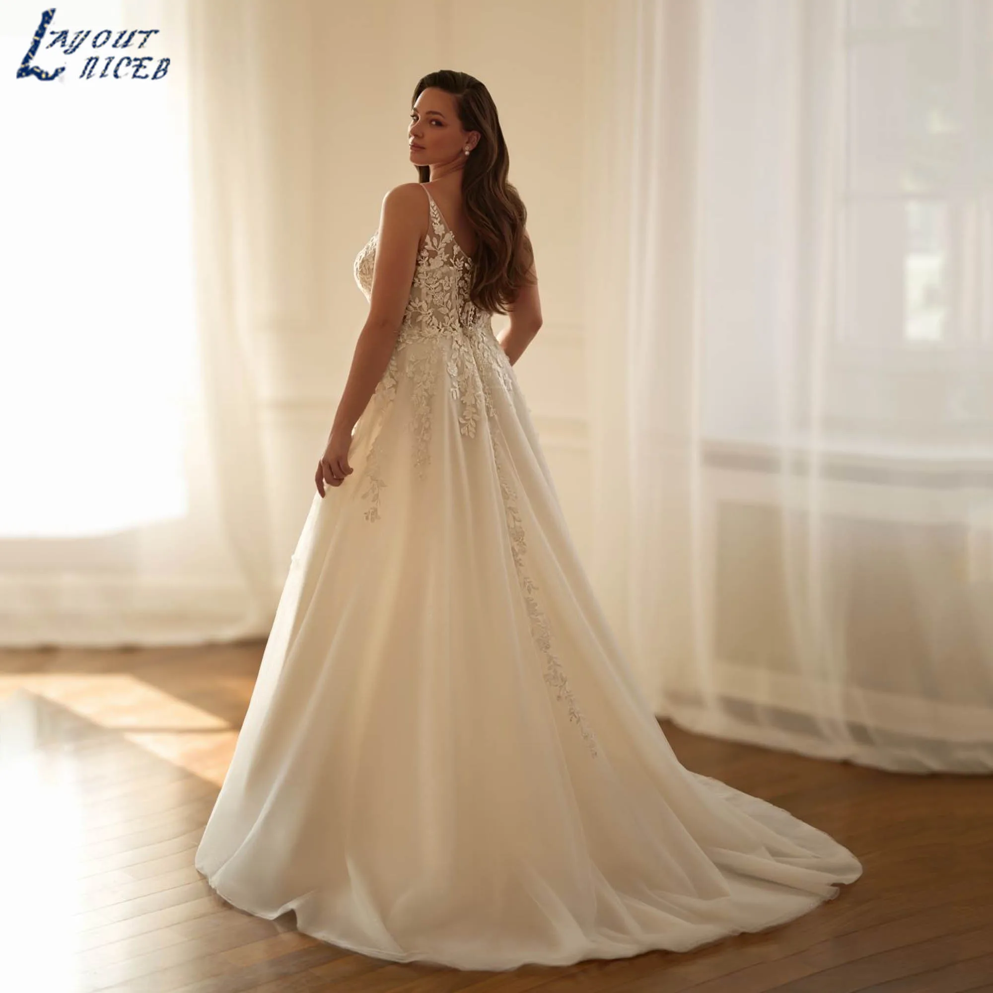

A-line Appliques Wedding Dress 2025 V-neck Spaghetti Straps Bride Gown Plus Size Classic Sleeveless vestidos de novia Customized