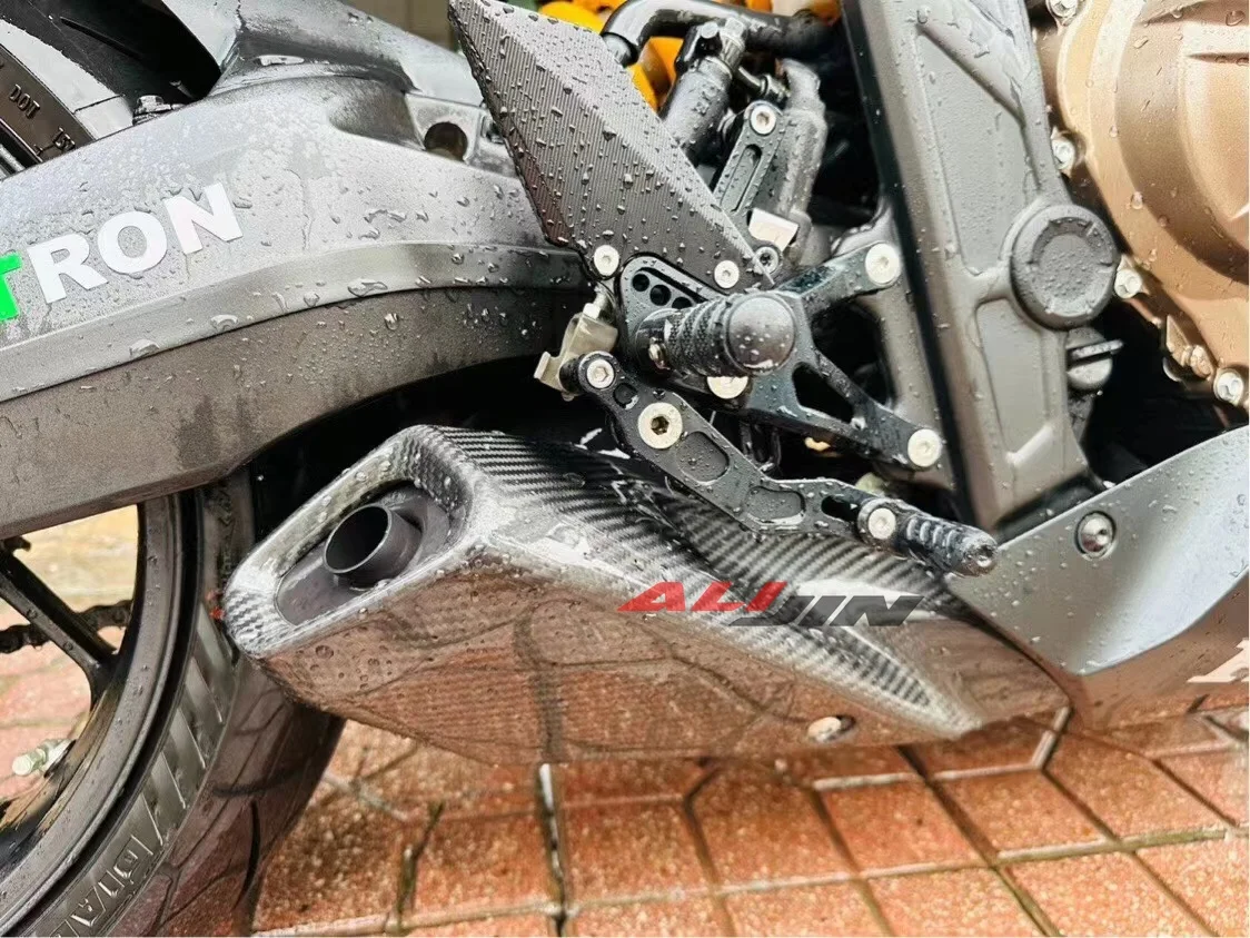 100% Real Dry Carbon Fiber Fairing Fit Honda CB650R CBR650R 2019-2023 Motorcycle Exhaust Pipe Cover Heat Anti-Scalding Shell