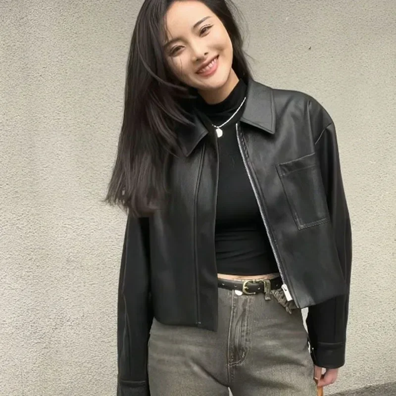 แจ็กเก็ตผู้หญิงหนัง PU สีดำมีซิป MODE Korea แจ็คเก็ตสั้นสำหรับนักขี่จักรยานเสื้อโค้ทแบบหลวมลำลองฤดูใบไม้ร่วงฤดูหนาว