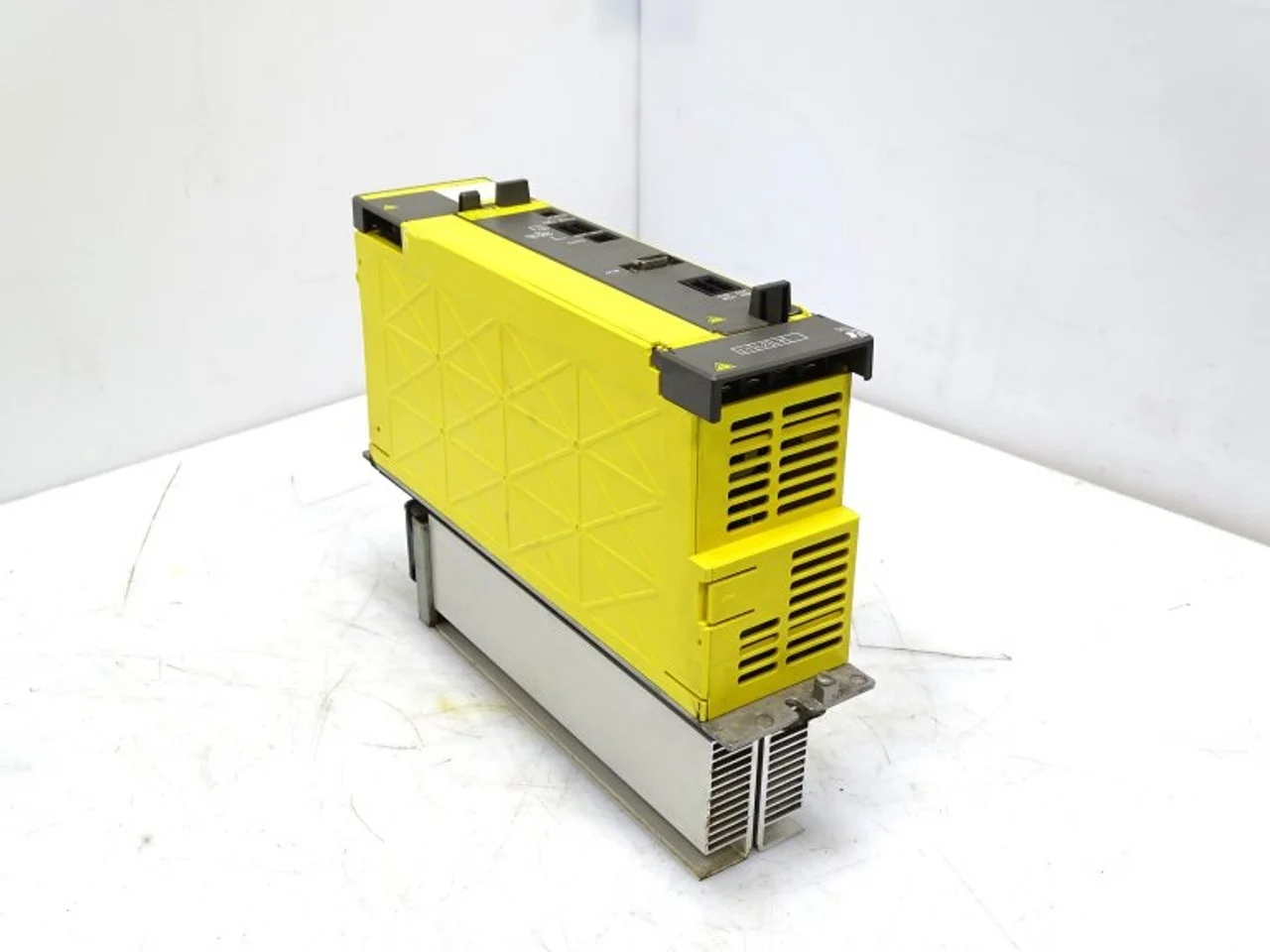 100% Nieuwe Originele A06B-6093-H101A06B-6093-H102 A06B-6120-H011 A06B-6124-H105 Servo Drive