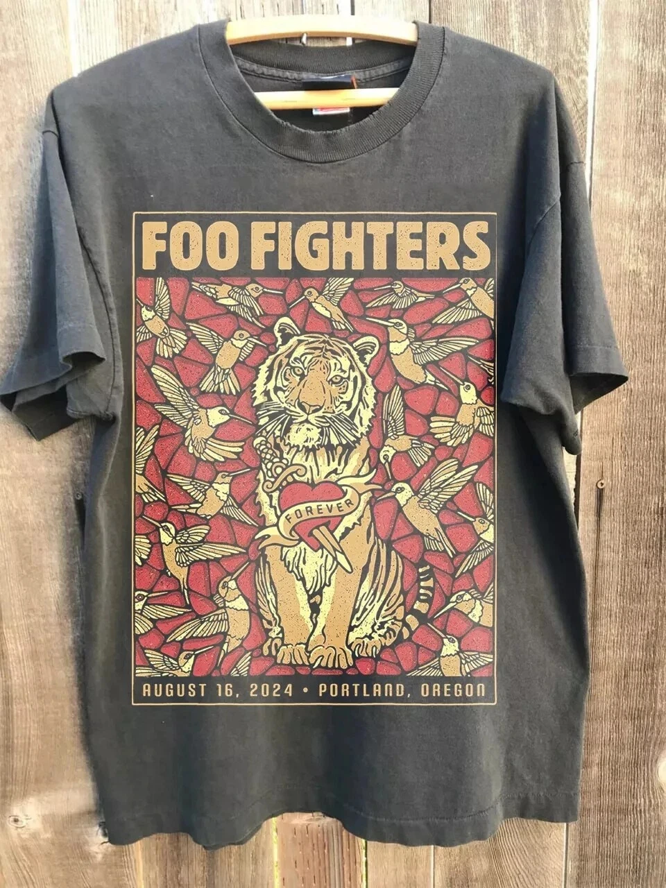 Foo Fighters em Portland, OR, em 16 de agosto de 2024 - Camiseta masculina com estampa unissex
