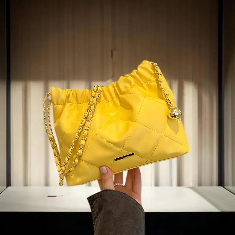 

Chic Quilted Embroidered Thread Pu Women's Bag Fashion Chain Single Shoulder Bag, Stylish Crossbody Bag Perfect For Everyday Use